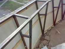 Скління лоджії 6 метрів (26 фото): особливості французького скління, варіанти скління балкона з металевим парапетом