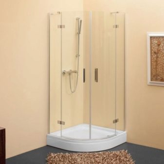 Скляні двері для душової кабіни (45 фото): розпашні двері зі скла дверцят-перегородки для душу та інші різновиди