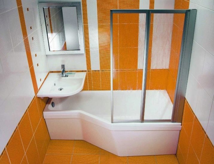 Скляна шторка для ванної (66 фото): розсувні і доладні душові ширми із скла, кутові і «гармошкою». Плюси застосування замість штори і огляд відгуків
