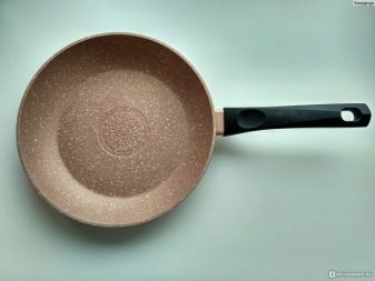 Сковороди Fissman: опис сковорідки-гриль з кам’яним покриттям, чавунної сковороди і інших моделей. Відгуки