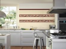 Іспанська плитка на фартух для кухні (29 фото): плюси і мінуси плитки з Іспанії, огляд виробників і правила вибору