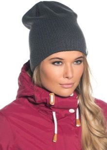 Спортивні шапки (105 фото): бренду The North Face, жіночі і чоловічі в’язані моделі 2020, з помпоном, модні шапки вушанки