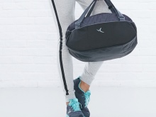Спортивні сумки (109 фото): жіночі моделі для фітнесу, як вибрати шкіряні варіанти на пояс і дитячі, великі і маленькі