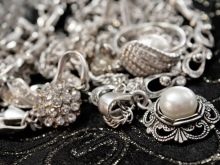 Срібло: що це таке? Рожеве і самородне, матове і інші види срібла, застосування корисних копалин