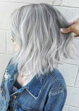 Сріблястий колір волосся (46 фото): як домогтися срібного відтінку? Тонкощі фарбування і модні тенденції