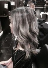 Сріблястий колір волосся (46 фото): як домогтися срібного відтінку? Тонкощі фарбування і модні тенденції