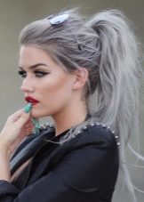 Сріблястий колір волосся (46 фото): як домогтися срібного відтінку? Тонкощі фарбування і модні тенденції