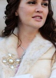 Срібні брошки (90 фото): моделі з натуральними каменями, з сапфіром, бурштином, перлами і хризопразом з срібла