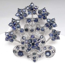 Срібні брошки (90 фото): моделі з натуральними каменями, з сапфіром, бурштином, перлами і хризопразом з срібла