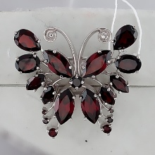 Срібні брошки (90 фото): моделі з натуральними каменями, з сапфіром, бурштином, перлами і хризопразом з срібла