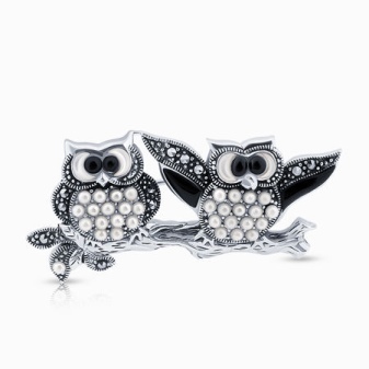 Срібні брошки (90 фото): моделі з натуральними каменями, з сапфіром, бурштином, перлами і хризопразом з срібла