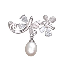 Срібні брошки (90 фото): моделі з натуральними каменями, з сапфіром, бурштином, перлами і хризопразом з срібла