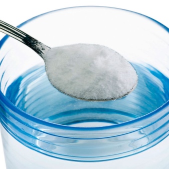 Срібні брошки (90 фото): моделі з натуральними каменями, з сапфіром, бурштином, перлами і хризопразом з срібла