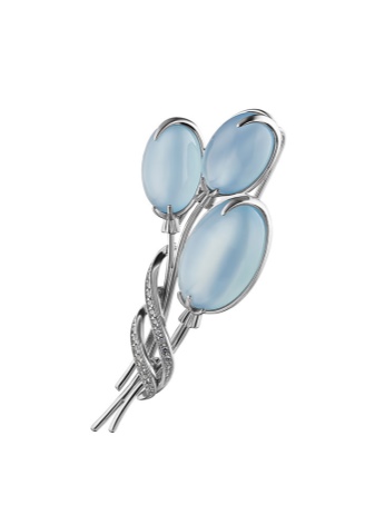 Срібні брошки (90 фото): моделі з натуральними каменями, з сапфіром, бурштином, перлами і хризопразом з срібла