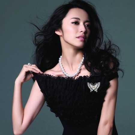 Срібні брошки (90 фото): моделі з натуральними каменями, з сапфіром, бурштином, перлами і хризопразом з срібла