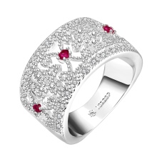 Срібні кільця з камінням (116 фото): жіночі моделі з місячним і чорним каменем в сріблі