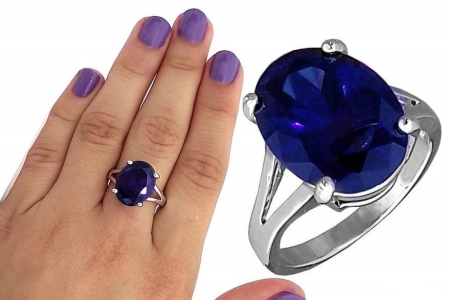 Срібні кільця з камінням (116 фото): жіночі моделі з місячним і чорним каменем в сріблі