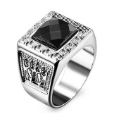 Срібні кільця з камінням (116 фото): жіночі моделі з місячним і чорним каменем в сріблі