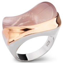 Срібні кільця з камінням (116 фото): жіночі моделі з місячним і чорним каменем в сріблі