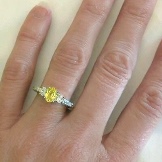 Срібні кільця з камінням (116 фото): жіночі моделі з місячним і чорним каменем в сріблі