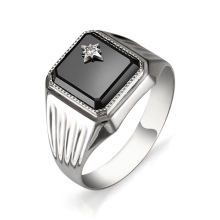 Срібні кільця з камінням (116 фото): жіночі моделі з місячним і чорним каменем в сріблі