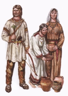 Срібні кільця з камінням (116 фото): жіночі моделі з місячним і чорним каменем в сріблі