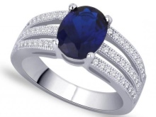 Срібні кільця з камінням (116 фото): жіночі моделі з місячним і чорним каменем в сріблі