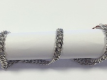 Срібні ланцюжки (112 фото): жіночі моделі на шию і на руку зі срібла з позолотою, 925 проби з кульками, як їх вибрати