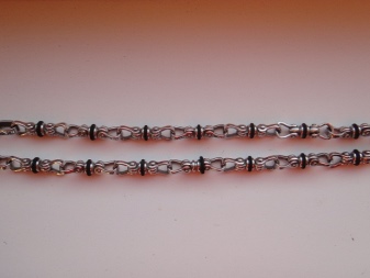 Срібні ланцюжки (112 фото): жіночі моделі на шию і на руку зі срібла з позолотою, 925 проби з кульками, як їх вибрати