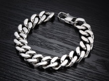 Срібні ланцюжки (112 фото): жіночі моделі на шию і на руку зі срібла з позолотою, 925 проби з кульками, як їх вибрати