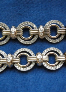 Срібні ланцюжки (112 фото): жіночі моделі на шию і на руку зі срібла з позолотою, 925 проби з кульками, як їх вибрати