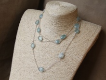 Срібні ланцюжки (112 фото): жіночі моделі на шию і на руку зі срібла з позолотою, 925 проби з кульками, як їх вибрати