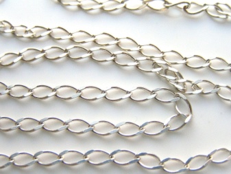 Срібні ланцюжки (112 фото): жіночі моделі на шию і на руку зі срібла з позолотою, 925 проби з кульками, як їх вибрати