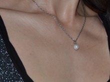 Срібні ланцюжки (112 фото): жіночі моделі на шию і на руку зі срібла з позолотою, 925 проби з кульками, як їх вибрати