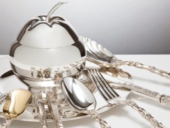 Срібна посуд (22 фото): користь і шкода тарілок з срібла. Як вибрати набір? Як почистити посріблену посуд в домашніх умовах?