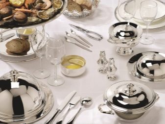Срібна посуд (22 фото): користь і шкода тарілок з срібла. Як вибрати набір? Як почистити посріблену посуд в домашніх умовах?