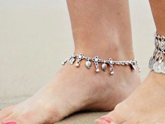 Срібна посуд (22 фото): користь і шкода тарілок з срібла. Як вибрати набір? Як почистити посріблену посуд в домашніх умовах?