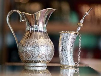 Срібна посуд (22 фото): користь і шкода тарілок з срібла. Як вибрати набір? Як почистити посріблену посуд в домашніх умовах?