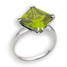 Срібне кільце з фианитом (69 фото): моделі з чорними та зеленими фіанітами з срібла, аметистом і кільце-доріжка з емаллю