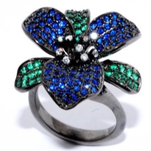 Срібне кільце з фианитом (69 фото): моделі з чорними та зеленими фіанітами з срібла, аметистом і кільце-доріжка з емаллю