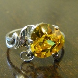 Срібне кільце з фианитом (69 фото): моделі з чорними та зеленими фіанітами з срібла, аметистом і кільце-доріжка з емаллю