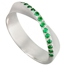 Срібне кільце з фианитом (69 фото): моделі з чорними та зеленими фіанітами з срібла, аметистом і кільце-доріжка з емаллю