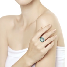 Срібне кільце з фианитом (69 фото): моделі з чорними та зеленими фіанітами з срібла, аметистом і кільце-доріжка з емаллю