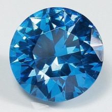 Срібне кільце з фианитом (69 фото): моделі з чорними та зеленими фіанітами з срібла, аметистом і кільце-доріжка з емаллю