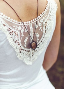 Срібний кулон (69 фото): моделі з смарагдом і з аметистом для жінок, у вигляді дракона або лисиці і оберіг з сапфіром