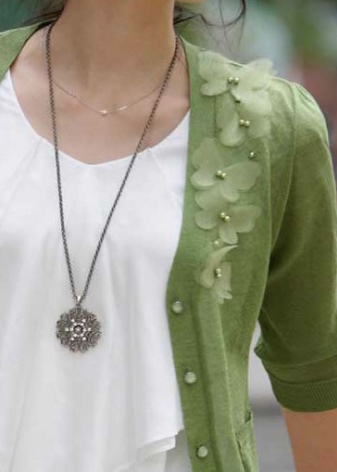 Срібний кулон (69 фото): моделі з смарагдом і з аметистом для жінок, у вигляді дракона або лисиці і оберіг з сапфіром