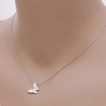 Срібний кулон (69 фото): моделі з смарагдом і з аметистом для жінок, у вигляді дракона або лисиці і оберіг з сапфіром