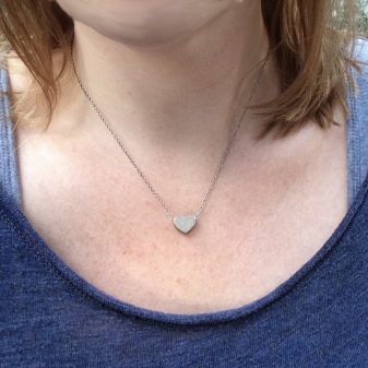 Срібний кулон (69 фото): моделі з смарагдом і з аметистом для жінок, у вигляді дракона або лисиці і оберіг з сапфіром