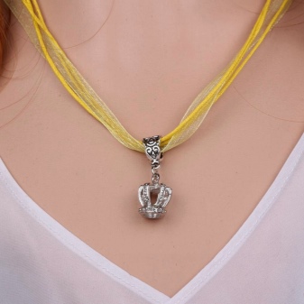 Срібний кулон (69 фото): моделі з смарагдом і з аметистом для жінок, у вигляді дракона або лисиці і оберіг з сапфіром