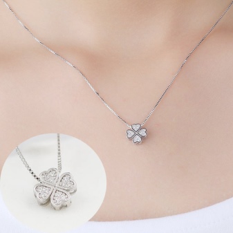 Срібний кулон (69 фото): моделі з смарагдом і з аметистом для жінок, у вигляді дракона або лисиці і оберіг з сапфіром